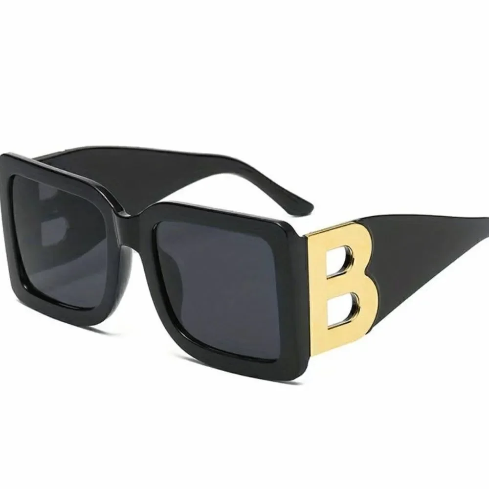 NWT Oversized heavy plastic frame, sunglasses metallic B Decor UV protec…